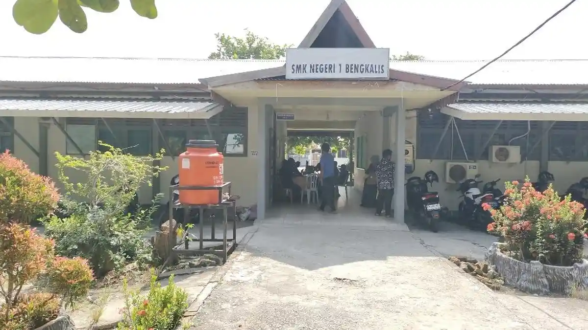 PPDB SMKN 1 Bengkalis Riau, Hari Pertama Banyak Calon Peserta Didik Baru Datang Sekolah 