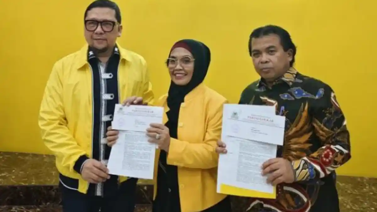 Neni Moerniaeni - Agus Haris Resmi Terima SK Golkar, Daftar 3 Bakal Paslon di Pilkada Bontang 2024