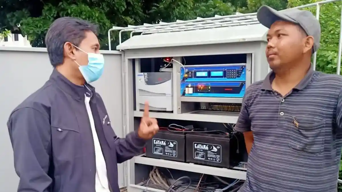 Canggihnya Lampu Merah di Karawang, Durasi Antrean Kini Disesuaikan ...