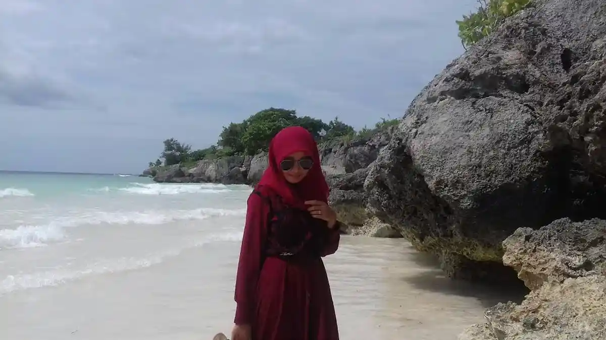 Tebing Karang Eksotis di Pantai Bara Bulukumba, Tawarkan Spot Foto Keren - pantai-bulukumba_20161225_202047.jpg