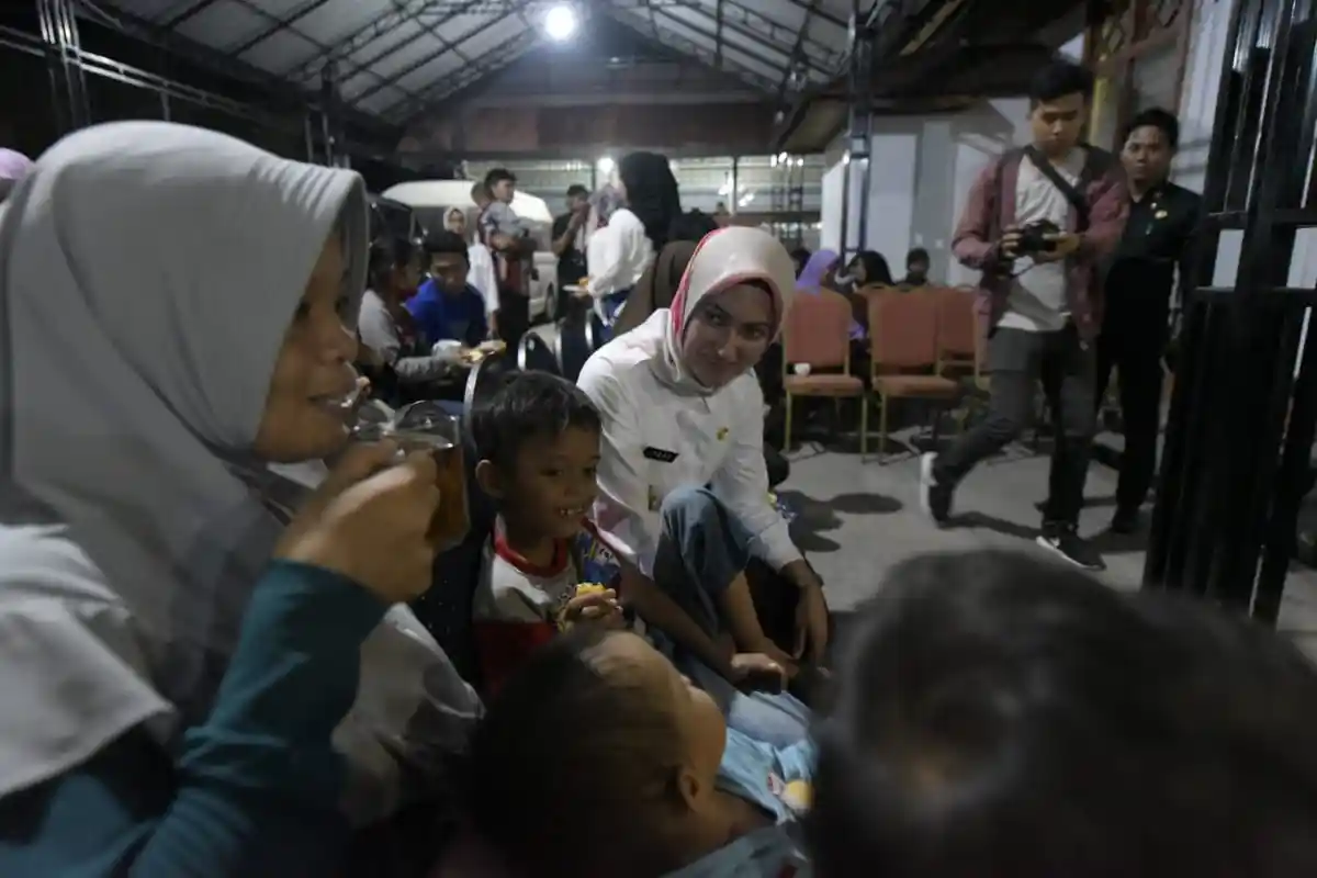 Bupati Indah Sambut Kedatangan 80 Korban Gempa-Tsunami Sulteng