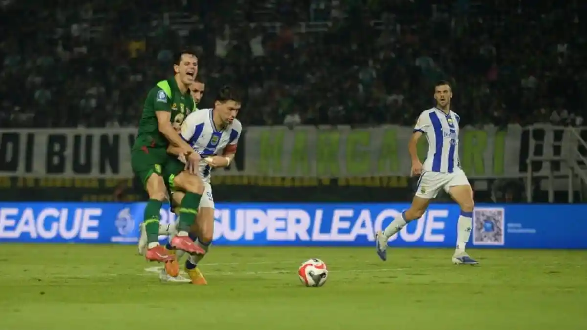 Hasil Super League: Drama 4 Gol dan Penuh VAR di GBT, Persebaya Tahan Imbang Persib 2-2