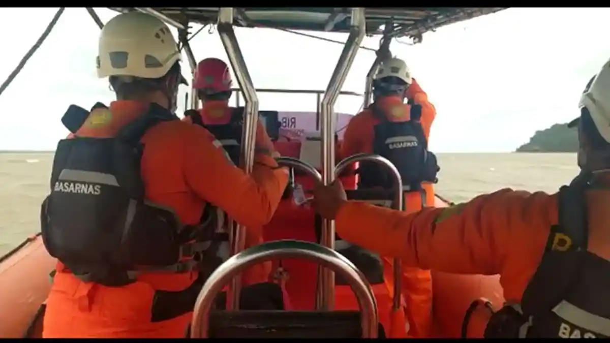 Basarnas Lakukan Pencarian Dua Kapal Nelayan yang Hilang Kontak di Perairan Sambas dan Mempawah