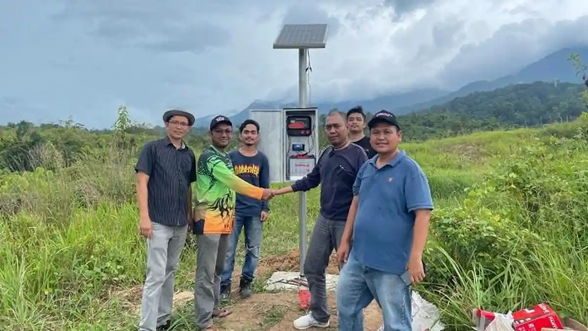 Keren! USK Terapkan Teknologi Panel Surya untuk Usir Hama Babi dari Kebun Ubi, Begini Cara Kerjanya
