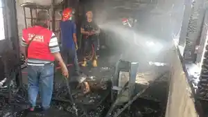 padamkan-api-di-Lhokseumawe05.jpg