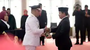 Pj-Gubernur-Sumatera-Utara-Sumut-Hassanudin-melantik-dan-mengambil-sumpah.jpg