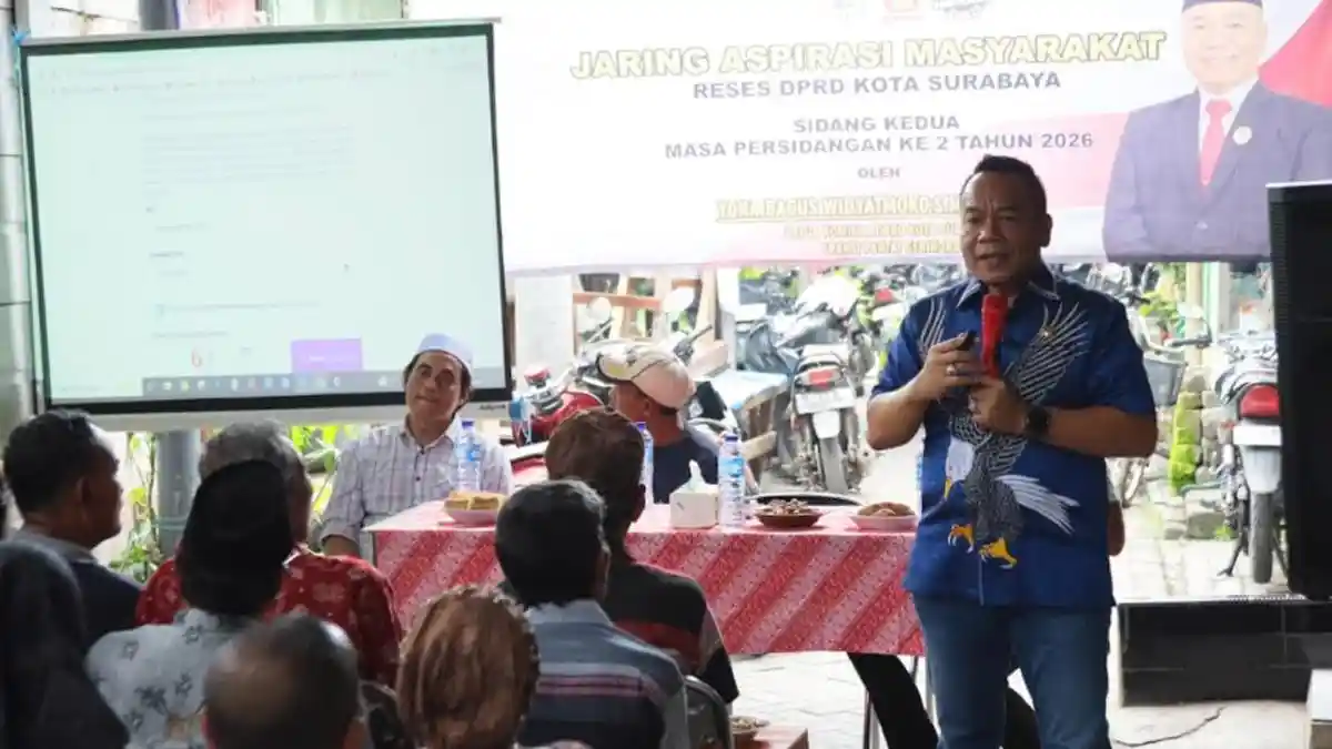 Warga Curhat pada Ketua Komisi A saat Reses di Perbatasan Surabaya-Gresik