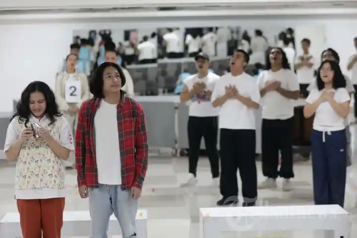 Latihan Jelang Pementasan Musikal Perahu Kertas