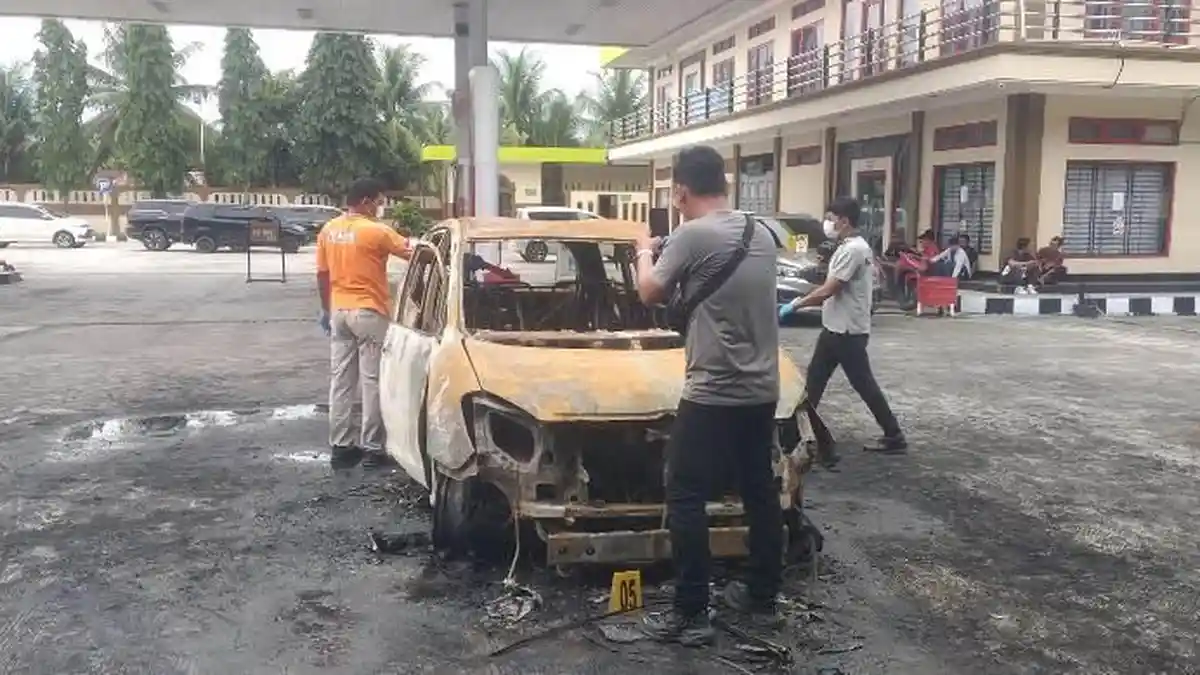 Ini Dugaan Sumber Api Terbakarnya Innova di SPBU Suak Puntong Nagan Raya, Sopir Dilarikan ke RSUD