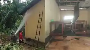 Kebakaran-di-Perpustakaan-SMPN-17-Bengkulu-Tengah-Diduga-Akibat-Korsleting-Listrik.jpg