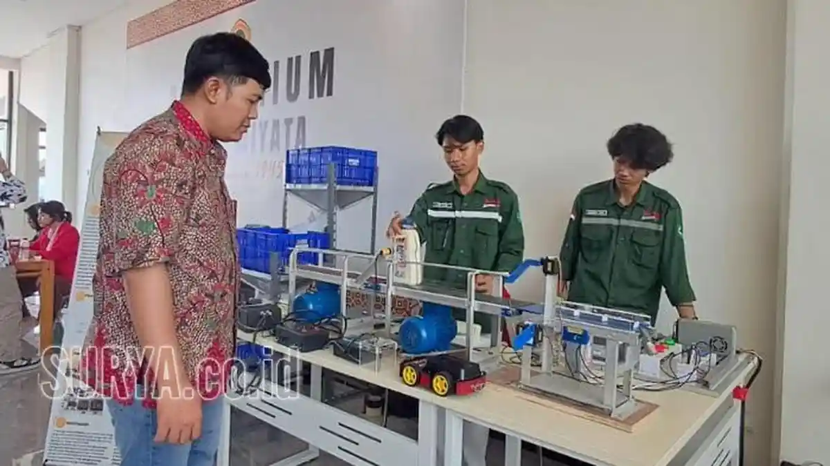 FTEIC Untag Surabaya Gandeng PT Handal, Perkuat Sinergi Industri 4.0