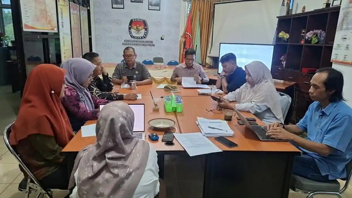 KPU Belitung Timur Bedah Evaluasi Survei Kepuasan Masyarakat