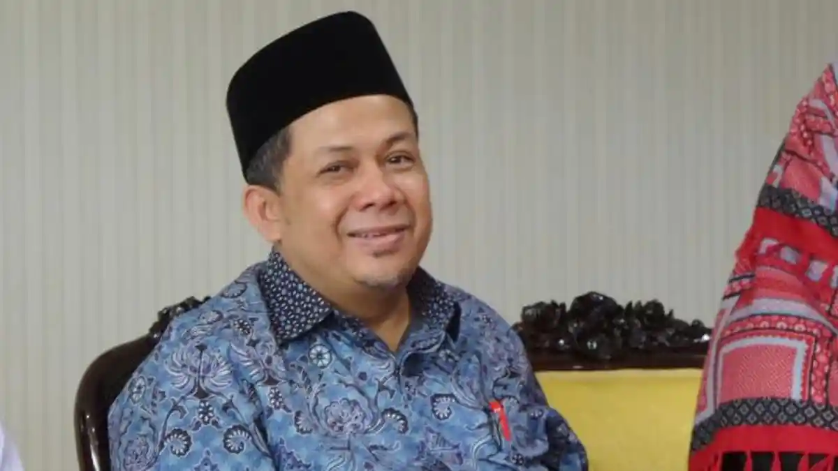 Ini Balasan Fahri Hamzah Setelah Warganet Tertidur Mendengar Omongannya