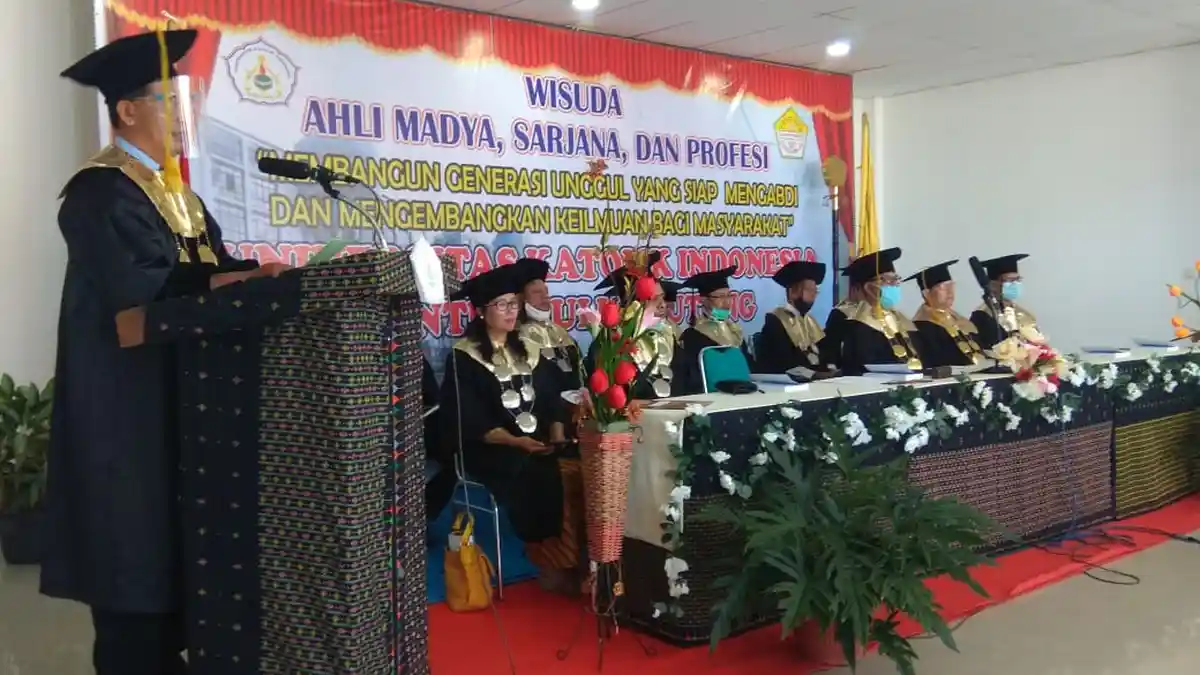 847 Wisudawan UNIKA St Paulus Ruteng Diwisudakan, Ini Yang Disampaikan Prof Astawa