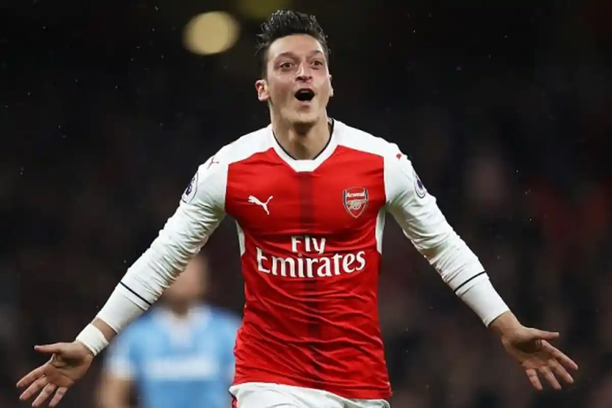 Mesut Ozil Kritik Keras China Soal Penganiyaan ke Muslim Uighur, Fans Serang Balik, Imbas ke Arsenal