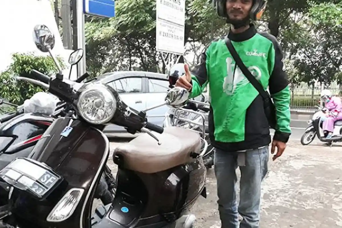 Harga Vespa Driver Gojek ini Bikin Melongo