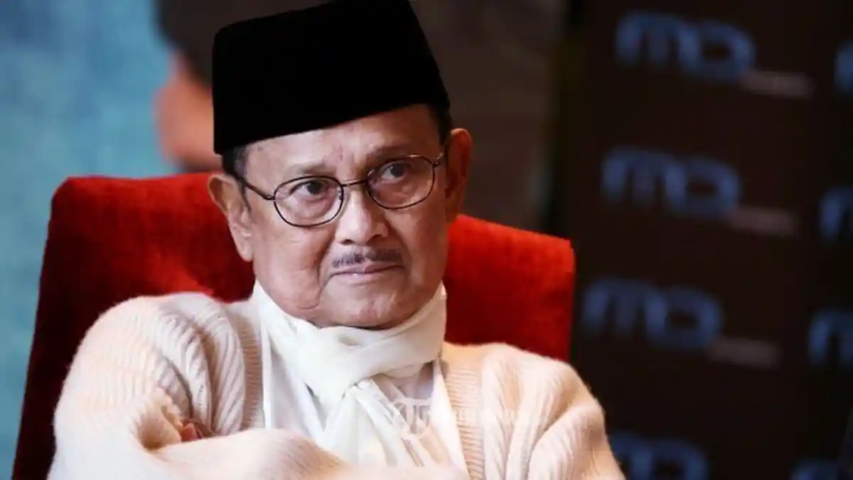 MENGENAL BJ Habibie, Satu-satunya Presiden Indonesia yang Dari Luar Jawa, Ini Profilnya!