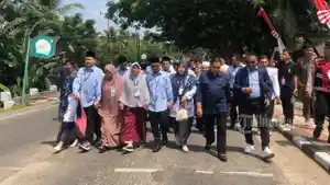 Hendri-Susanto-Mukhlis-mendaftar-di-Komisi-Pemilihan-Umum-KPU-Kabupaten-Sijunjung.jpg