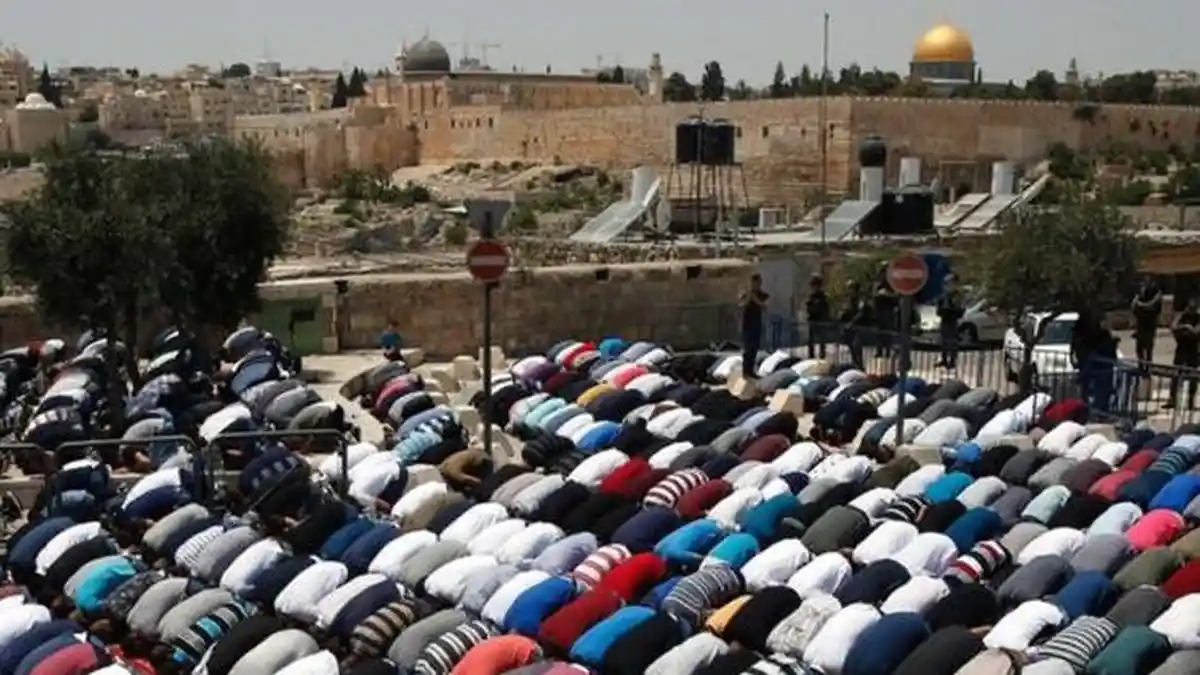 Masjid Al Aqsa Jerusalem Terbakar, Bersamaan dengan Gereja Katedral Notre Dame Paris