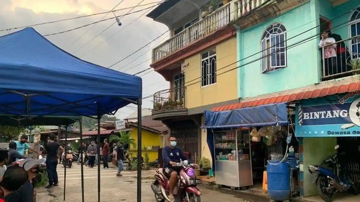 Usai Mencuri, Seorang Pria Terjatuh dari Lantai 3 Ruko dan Tewas Ditempat