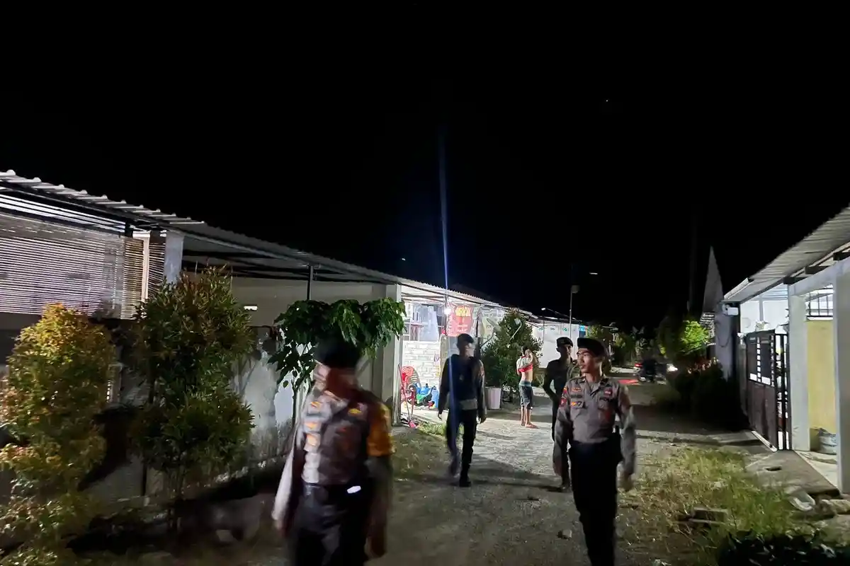 Polisi di Mamuju Tengah Keliling Cek Rumah Warga yang Ditinggal Mudik