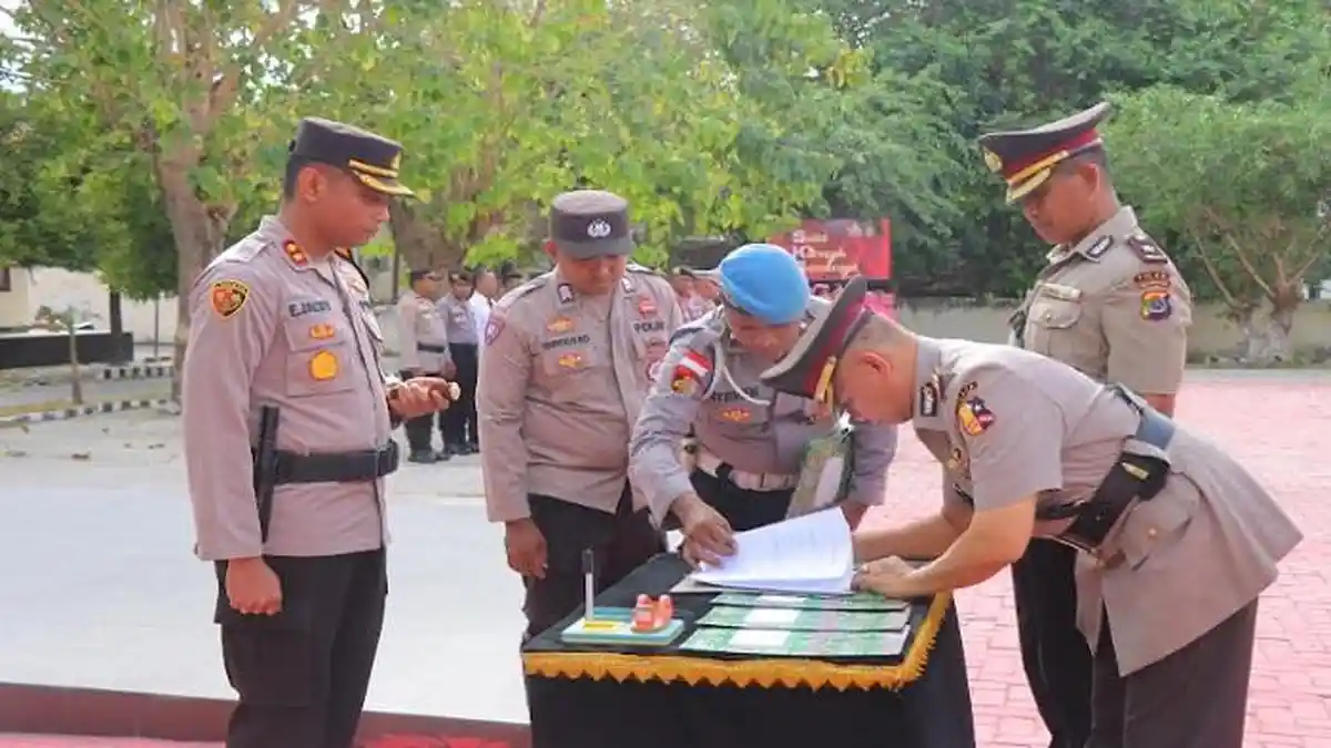 Lantik Wakapolres, Kapolsek, dan Kasi Propam, Kapolres Sumba Timur Minta Amankan Pilkada