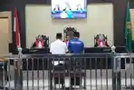 Sidang-lanjutan-kasus-dugaan-penganiayaan-guru-tugas-ponpes-di-Sampang.jpg