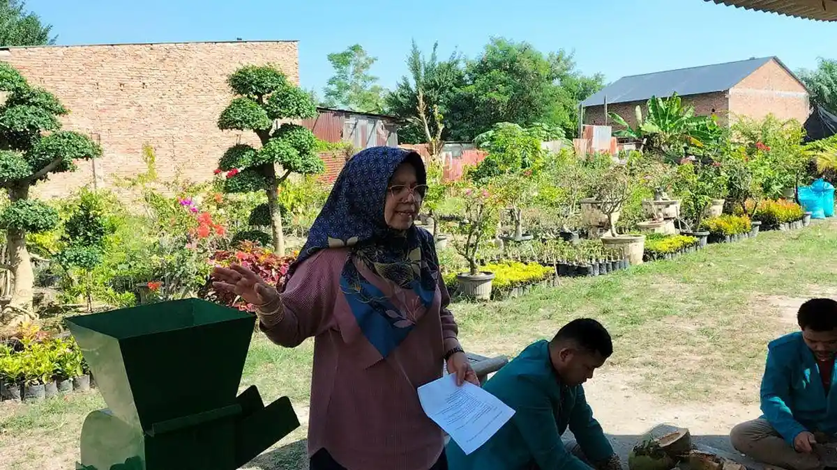 Ubah Limbah Kelapa Muda Jadi Pupuk Organik di Desa Laut Dendang, Begini Proses Pembuatannya