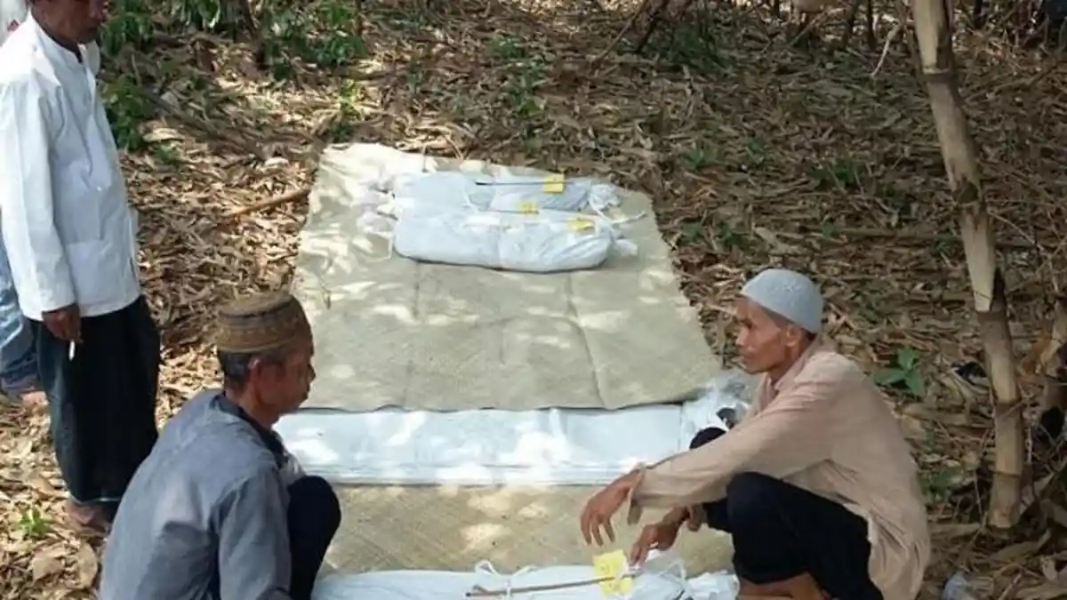 Subhanallah, Tiga Jenazah Ini Masih Utuh Meski Sudah Dikubur Belasan Tahun