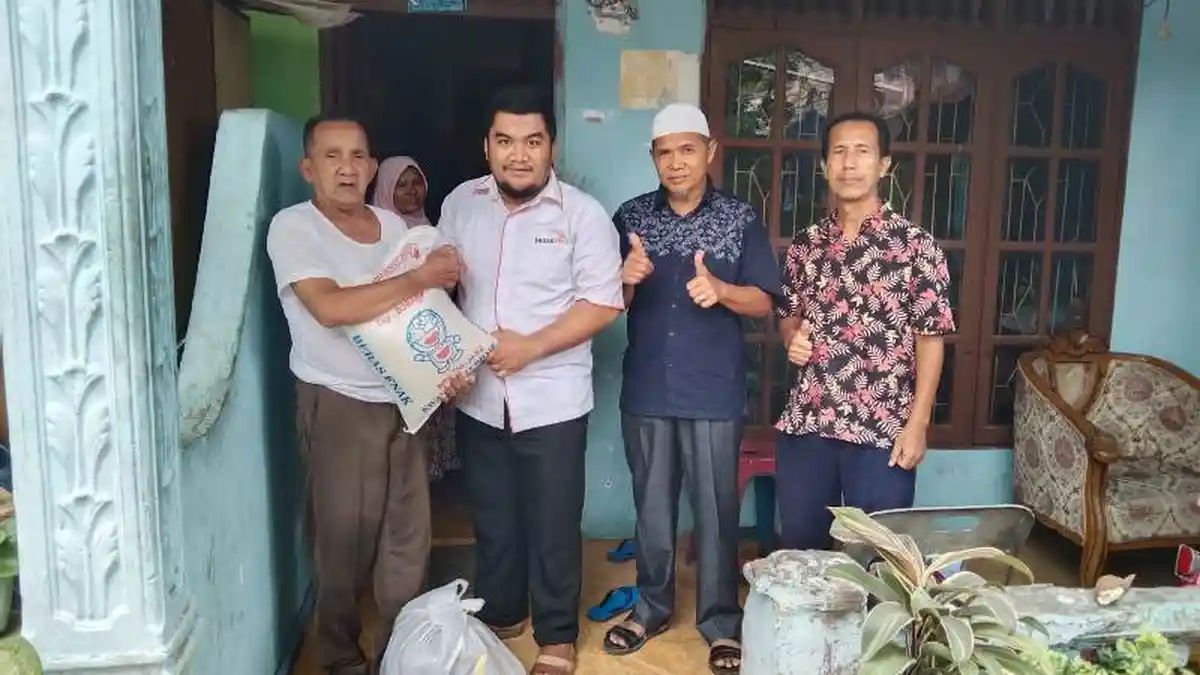 LazisMu Kota Langsa Salur Paket Kado Ramadhan 1434 Hijriah kepada 100 Duafa
