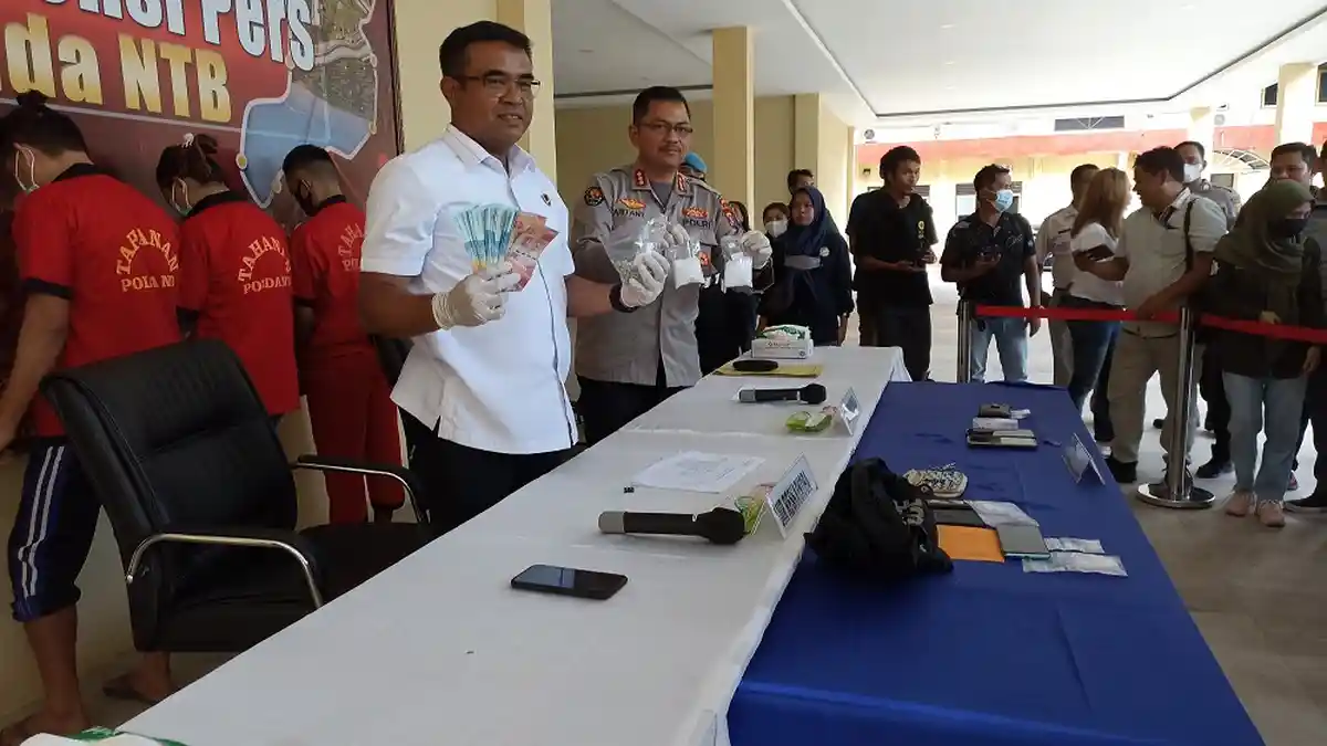 Polda NTB Bekuk Kurir Sabu dari Sumatera Utara, Ditangkap saat Baru Sampai Lombok untuk Pesta Sabu