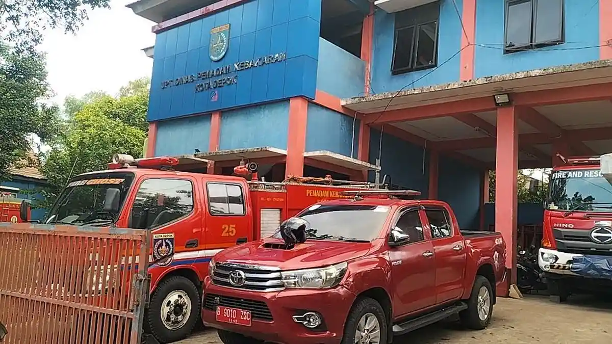 Libur Lebaran Damkar Depok Tetap Beroperasi Siap Layani Aduan Masyarakat 24 Jam, Gratis