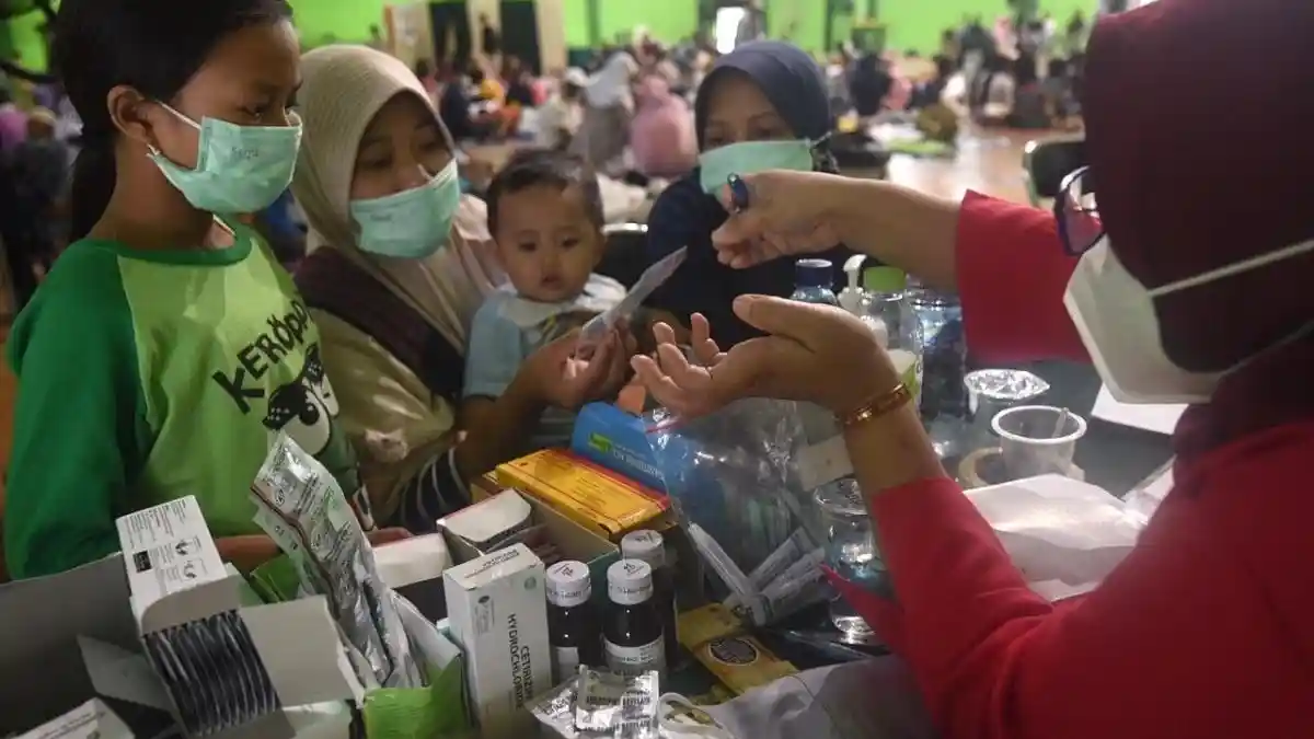 Pertamina Berikan Layanan Medis Keliling ke Warga Terdampak Ledakan Kilang Balongan