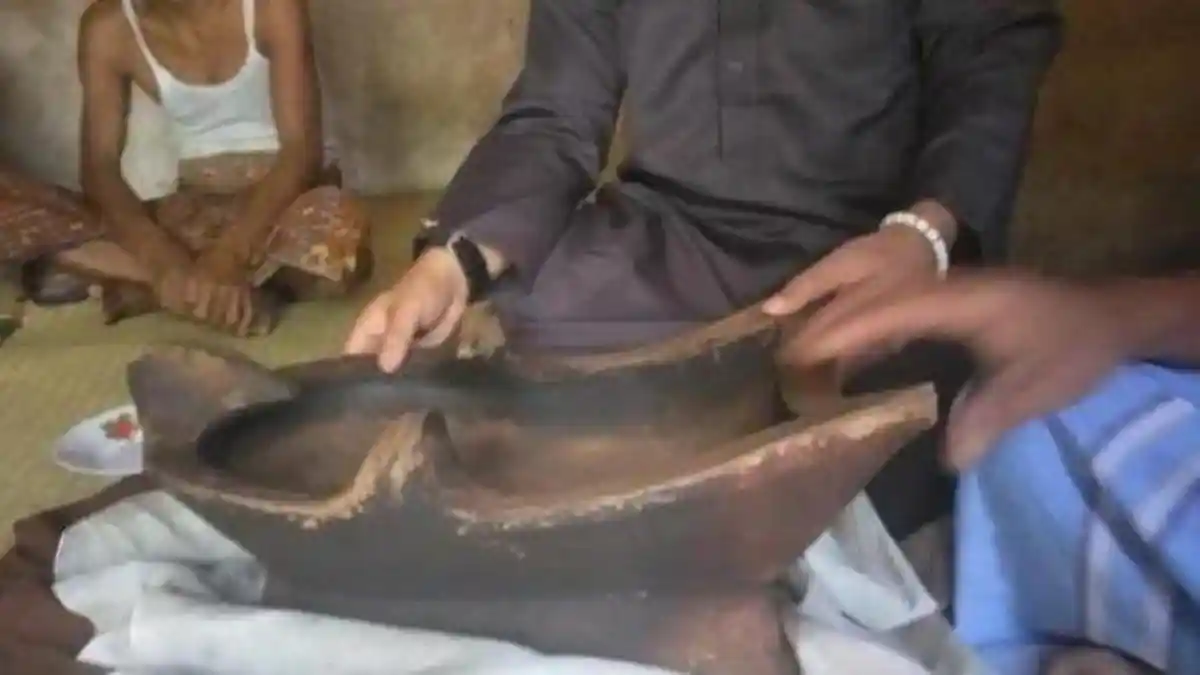 Warga Heboh, Tungku Tanah Liat yang Diduga Berlapis Emas Ditemukan di Sarolangun