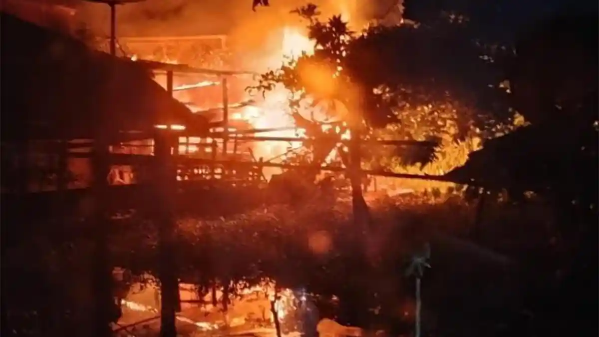 Kandang Ayam di Kota Singkawang Hangus Terbakar, Petugas Pemadam Gerak Cepat Api Berhasil Dipadamkan