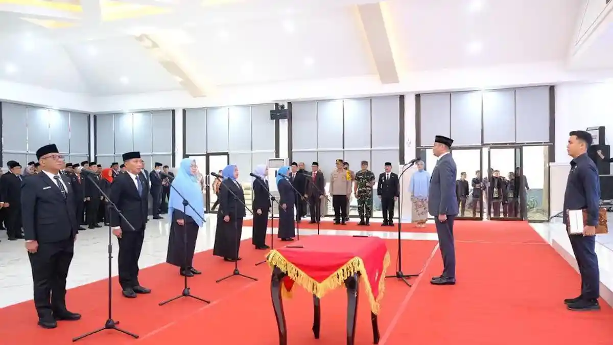 Adnan Lantik 6 Pejabat Tinggi Pratama, Andy Azis Jadi Sekda Gowa