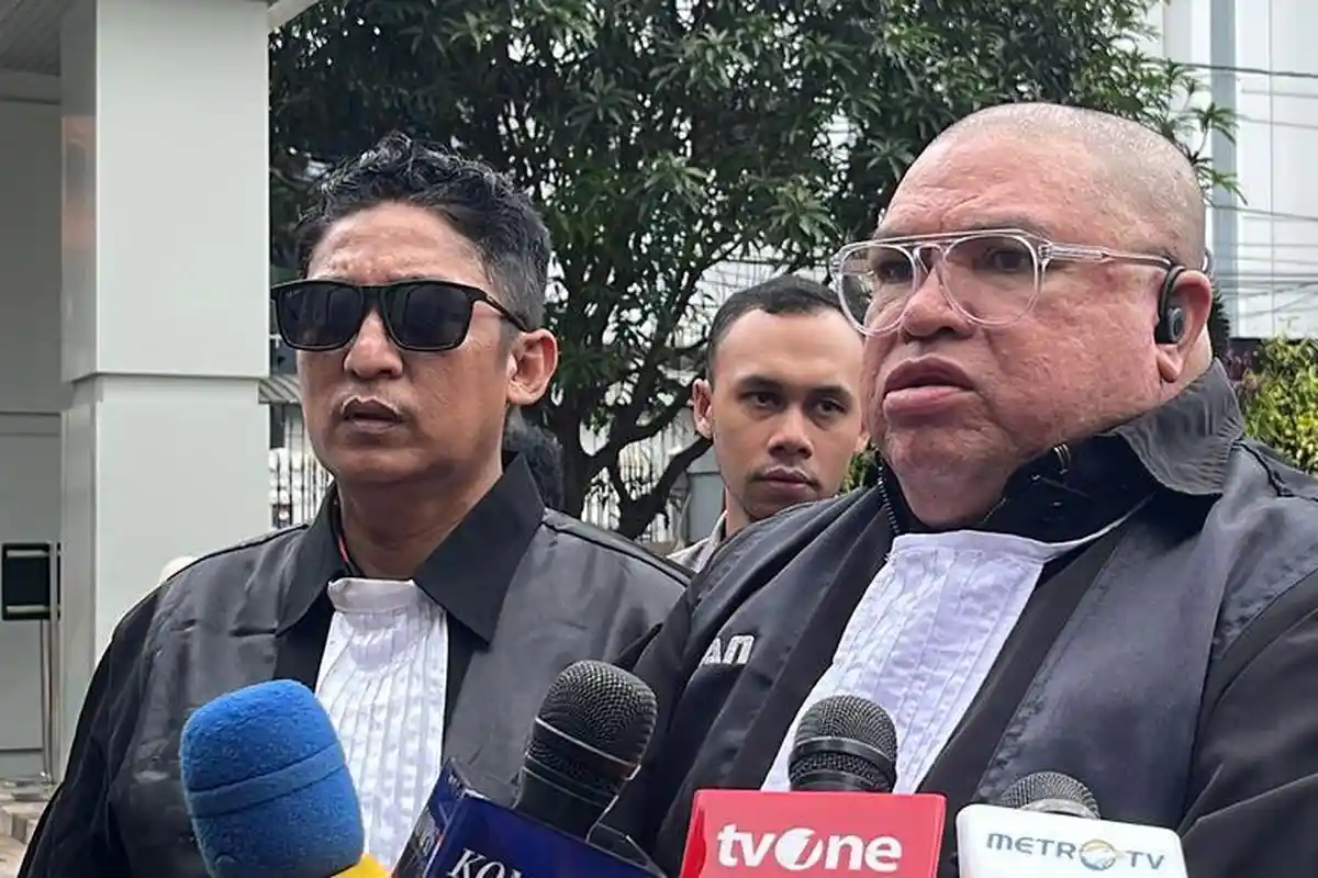 Sama-Sama Bertemu Jokowi, Razman Nasution dan Firdaus Oiwobo Kini Pimpin Ormas Bela Gibran
