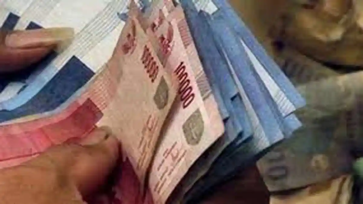 Pemprov Jatim Belum Setuju SPP SMA/SMK Naik, Kepala Sekolah Harus Gigit Jari