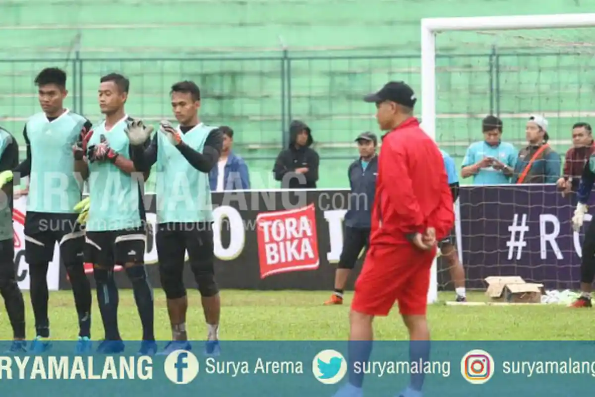 Begini Kondisi Terbaru Kiper Singo Edan Jelang Arema Vs Persebaya di Semifinal Piala Gubernur Kaltim