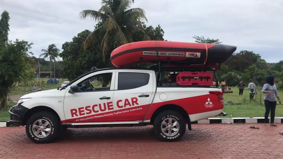 ‎Tembus Lokasi Tsunami, Mobil Offroad Dikerahkan