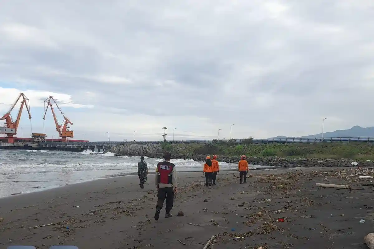 Tim Gabungan Lanjutkan Pencairan Lelaki yang Hilang di Pantai Asparaga Kema Minut, Sulawesi Utara
