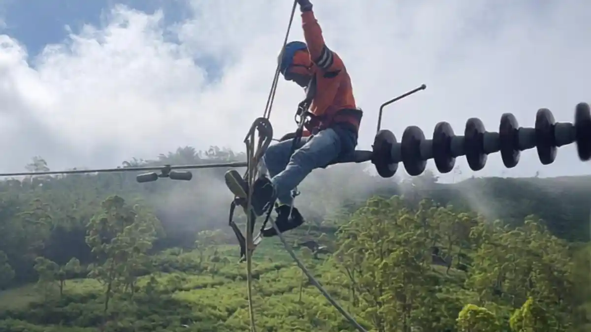PLN Gerak Cepat Amankan Sistem Transmisi Flores dari Temuan Hotspot - Pos-kupang.com