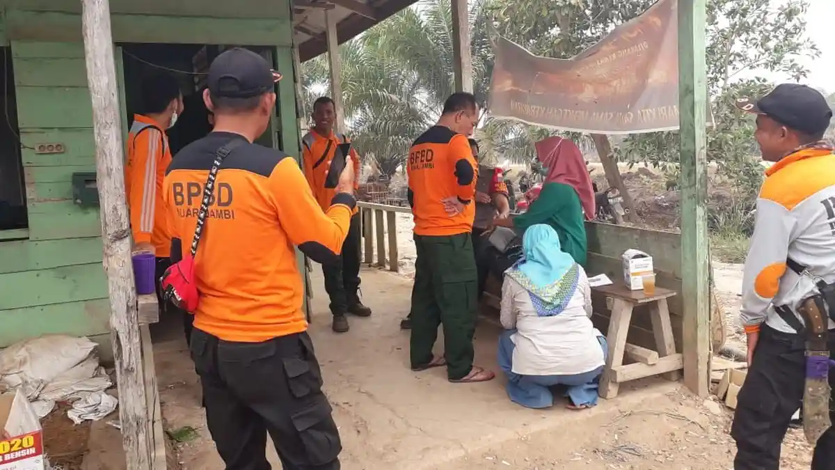 Puluhan Satgas Karhutla di Muarojambi Diserang Batuk dan Diare
