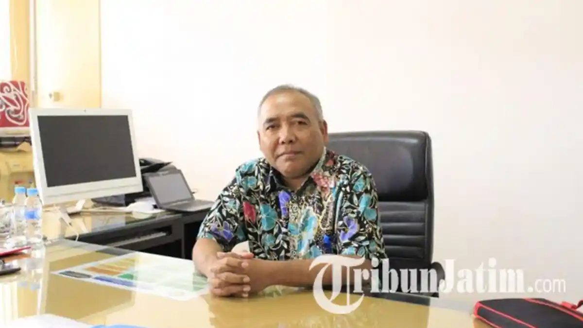 ITS Liburkan Perkuliahan Sepekan & Gedung Rektorat Diberi Garis Pembatas: Semprot Desinfektan