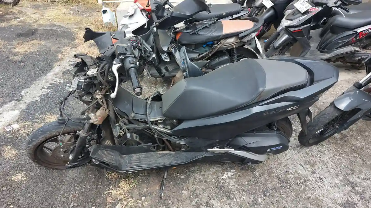 Kecelakaan PCX Hitam vs Truk Boks, Agus Setiawan Warga Batang Meregang Nyawa - Tribunjateng.com