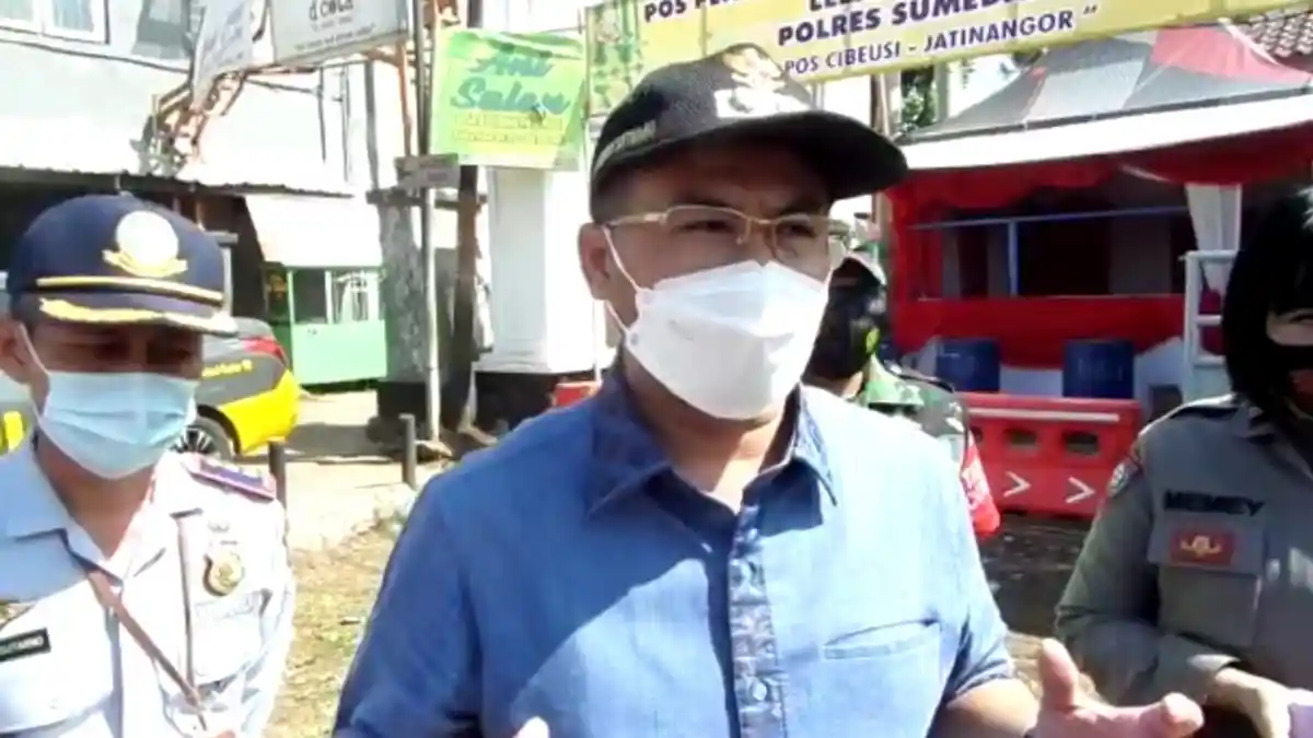 Sampah Menggunung di Pasar Parakan Muncang, Pemkab Sumedang Tak Sanggup Urus?