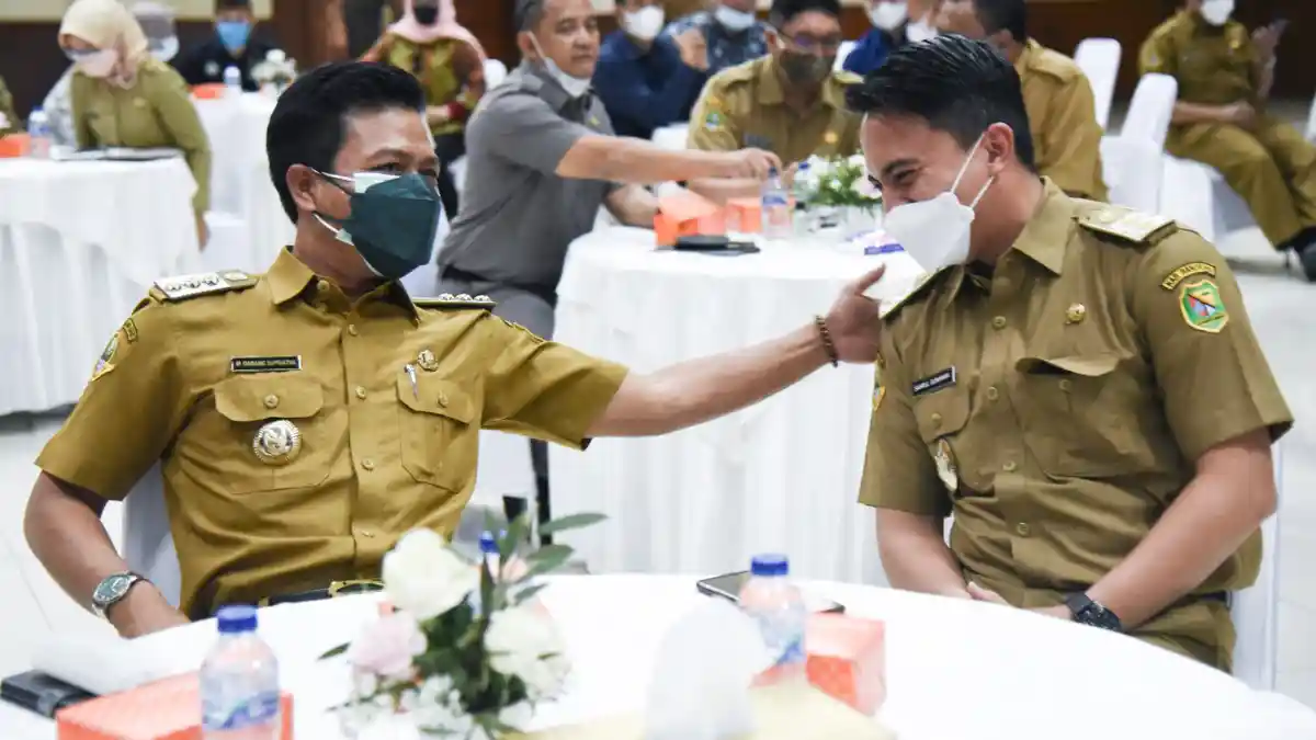 Disebut-sebut Kurang Harmonis, Bupati dan Wabup Bandung Tampil Bareng, Sahrul Gunawan Pun Minta Maaf