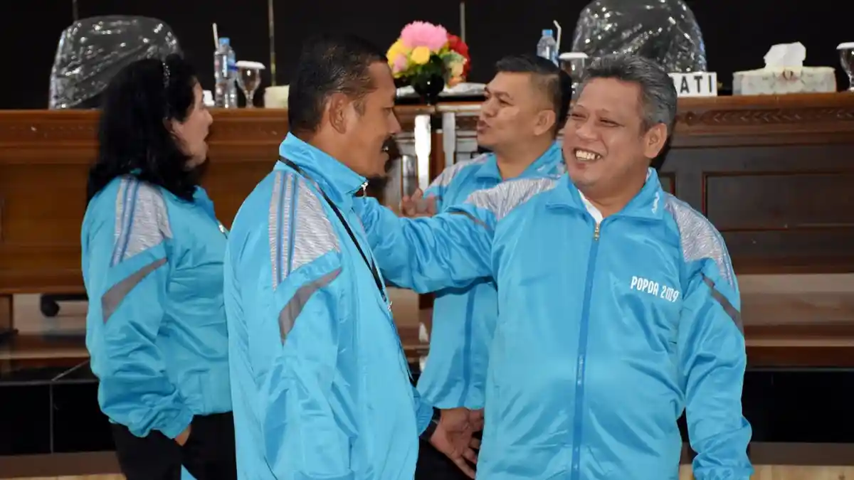 Bupati Muda Mahendra Lepas 40 Atlet Popda Kalbar