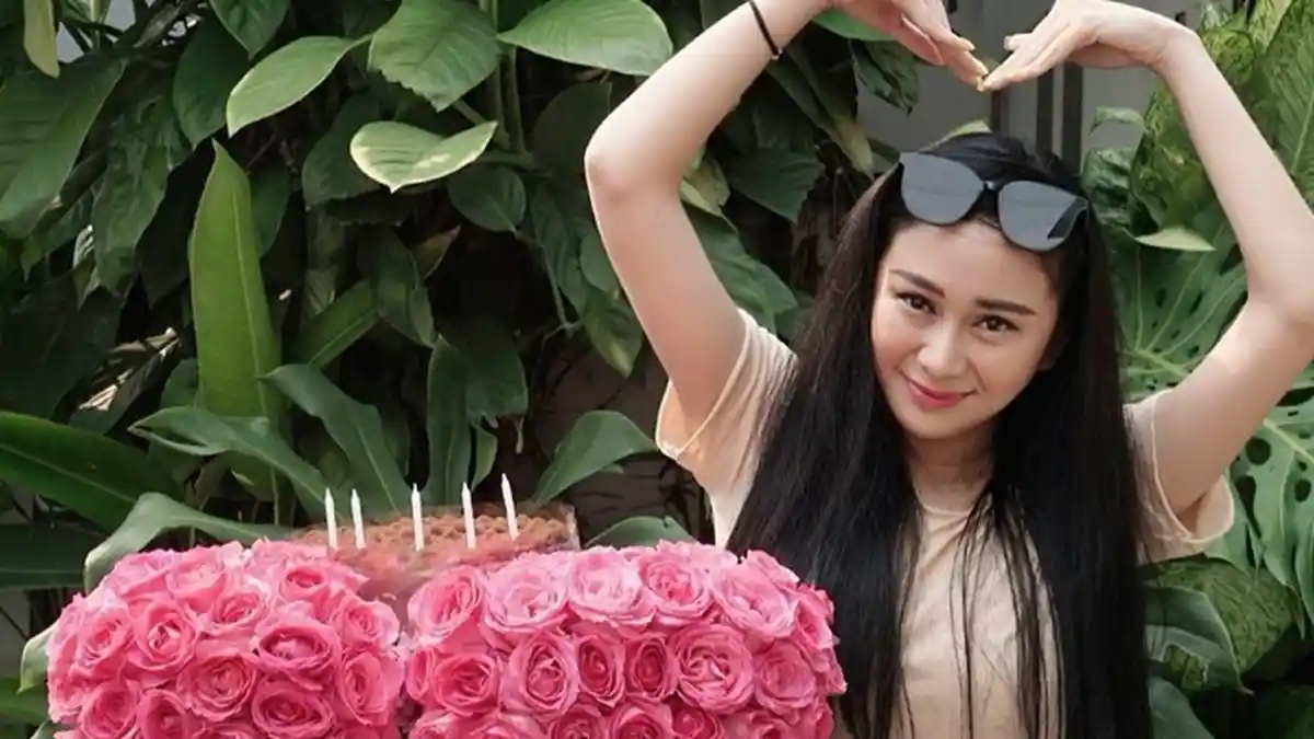 Ingat Denise Chariesta? Kini Tanggapi Foto Dirinya Berbikini yang Tersebar di Media Sosial