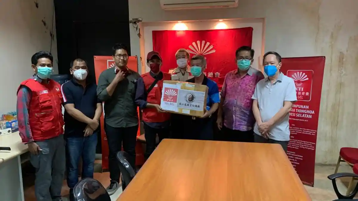 RS Sayang Bunda Terima 1.500 Masker dari Klenteng Xian Ma dan PITI Sulsel